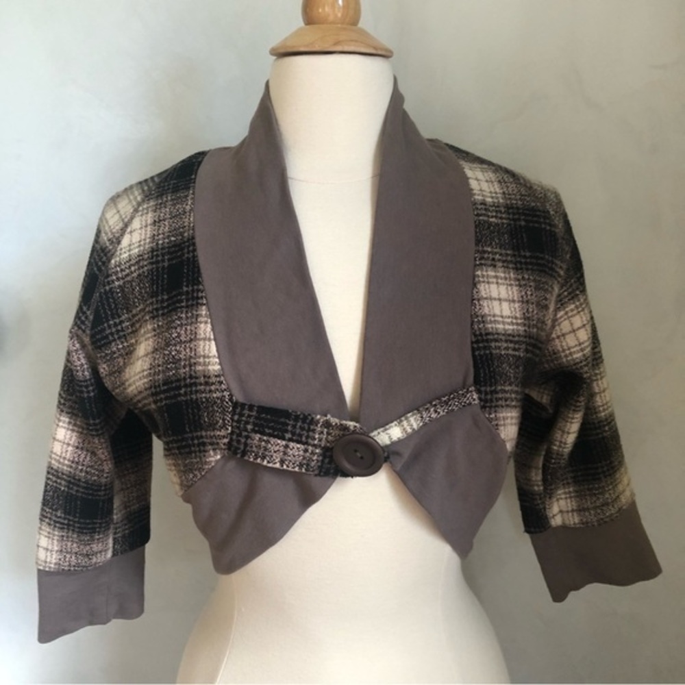 Heritage1981 Fall crop 95%Wool plaid jacket w/one button closure size Large